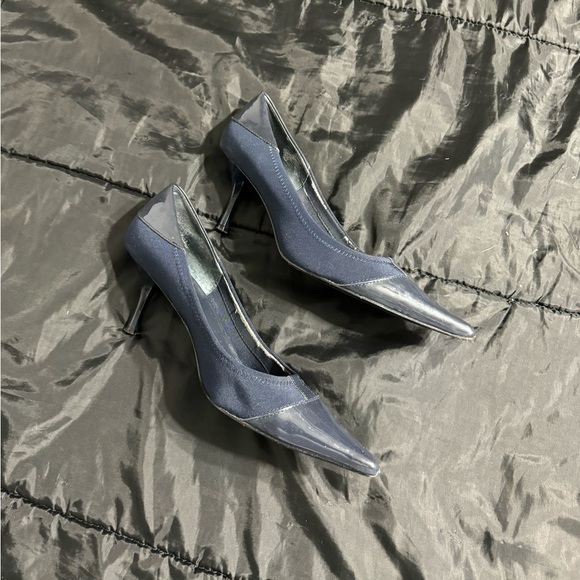 pre loved Navy Nine West Novello Heels​ - Picture 5 of 6